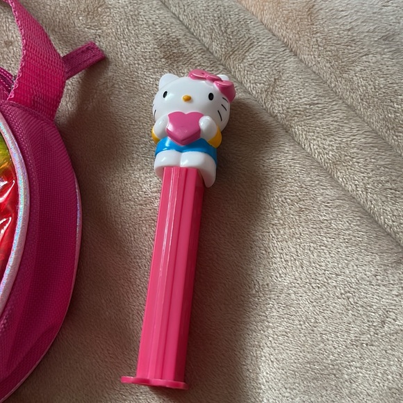 Hello kitty purse and Pez - Picture 3 of 7